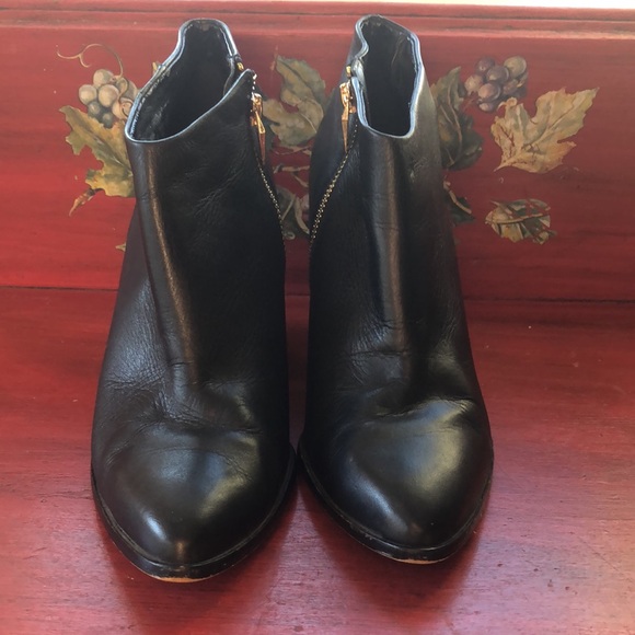 Calvin Klein black ankle boots size 7.5 - Picture 2 of 8